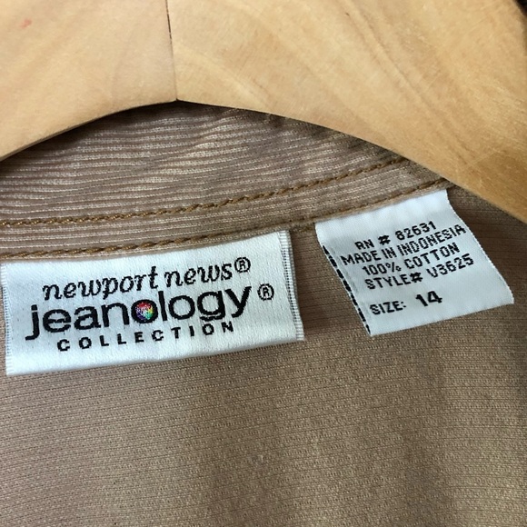 Vintage Tan Corduroy Long sleeve Jumpsuit, Cargo style & ruffle hem•••Jeanology - Picture 10 of 15